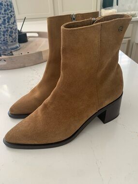 La Canadienne Women's Julieta City Dry™ Suede Booties Size 9.5
